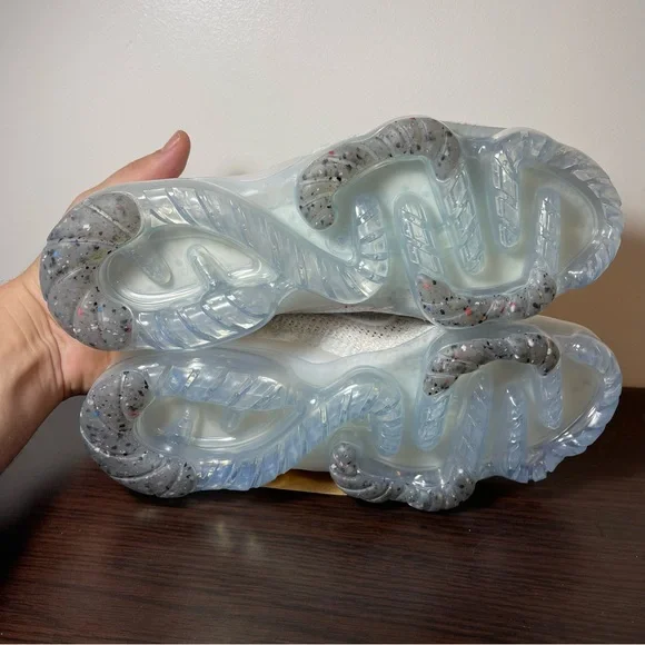 Nike Air VaporMax Flyknit - Picture 8 of 10